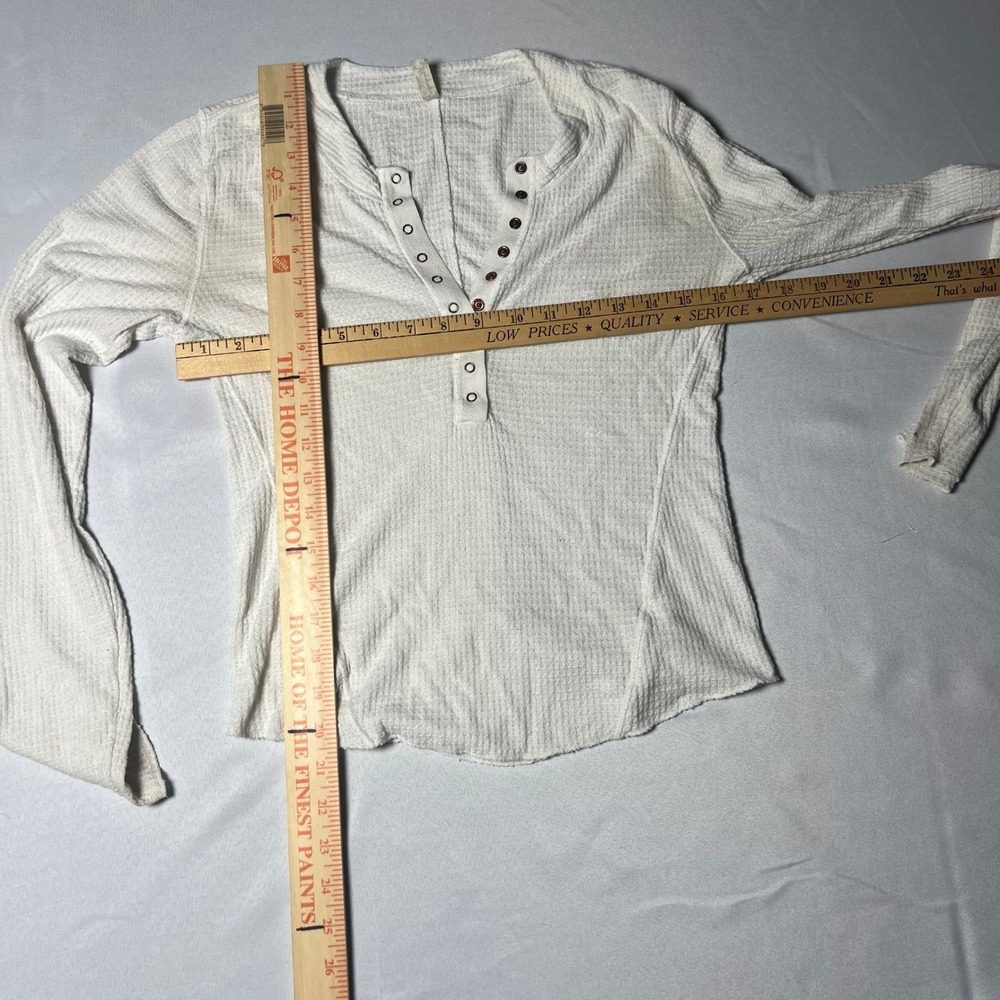 Free People White‎ Waffle Henley Knit Long Sleeve Button Up Shirt Top Women's L - Picture 6 of 6